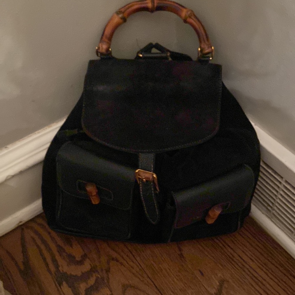 Black suede Gucci backpack - Picture 2 of 3